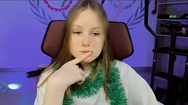 Snapshot of VivienLeeigh chatting on December 31, 2024, 5:11 am VivienLeeigh online show from December 31, 2024, 5:11 am