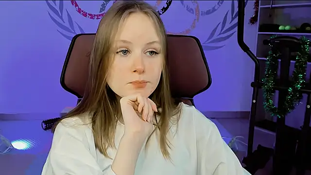 Snapshot of VivienLeeigh chatting on December 31, 2024, 8:15 am VivienLeeigh online show from December 31, 2024, 8:15 am