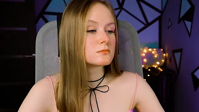 Snapshot of VivienLeeigh chatting on January 19, 2025, 12:17 pm VivienLeeigh online show from January 19, 2025, 12:17 pm