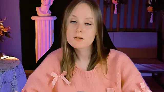 Snapshot of VivienLeeigh chatting on January 24, 2025, 10:19 pm VivienLeeigh online show from January 24, 2025, 10:19 pm