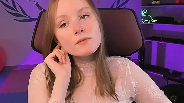 Snapshot of VivienLeeigh chatting on February 6, 2025, 7:18 pm VivienLeeigh online show from February 6, 2025, 7:18 pm