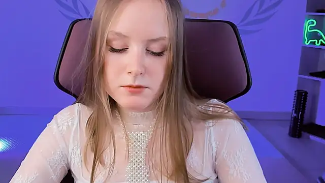 Snapshot of VivienLeeigh chatting on February 7, 2025, 5:29 pm VivienLeeigh online show from February 7, 2025, 5:29 pm