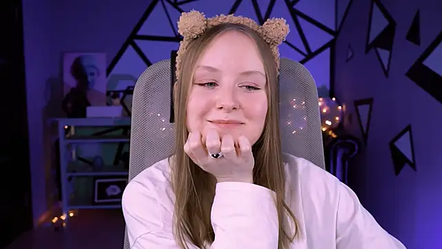 Snapshot of VivienLeeigh chatting on February 13, 2025, 1:15 pm VivienLeeigh online show from February 13, 2025, 1:15 pm