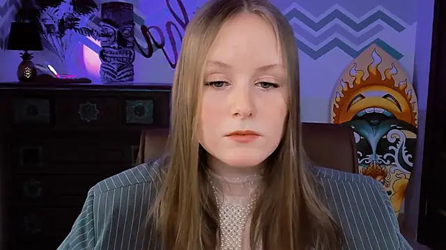 Snapshot of VivienLeeigh chatting on February 22, 2025, 12:19 pm VivienLeeigh online show from February 22, 2025, 12:19 pm