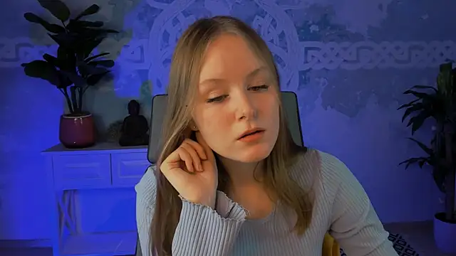 Snapshot of VivienLeeigh chatting on March 1, 2025, 9:07 am VivienLeeigh online show from March 1, 2025, 9:07 am