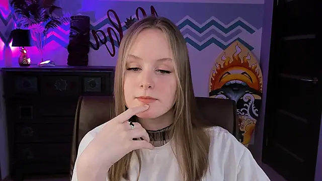 Snapshot of VivienLeeigh chatting on March 2, 2025, 6:19 pm VivienLeeigh online show from March 2, 2025, 6:19 pm