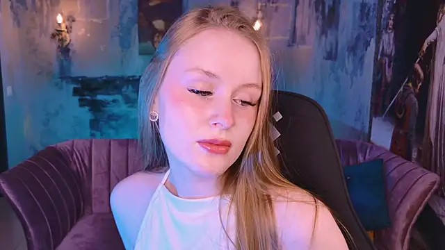 Snapshot of VivienLeeigh chatting on November 2, 2025, 9:11 am VivienLeeigh online show from November 2, 2025, 9:11 am