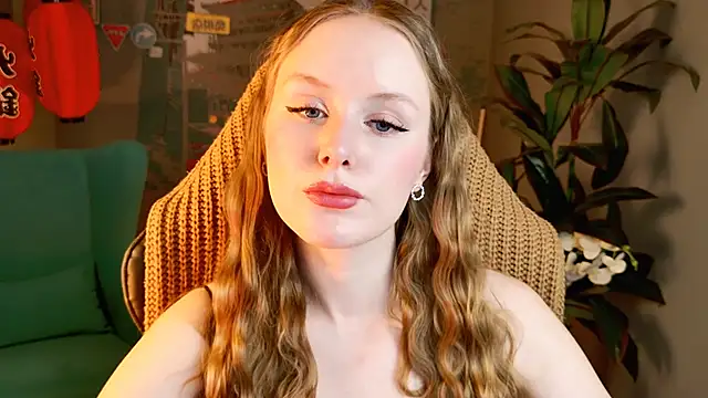 Snapshot of VivienLeeigh chatting on November 15, 2025, 9:28 am VivienLeeigh online show from November 15, 2025, 9:28 am