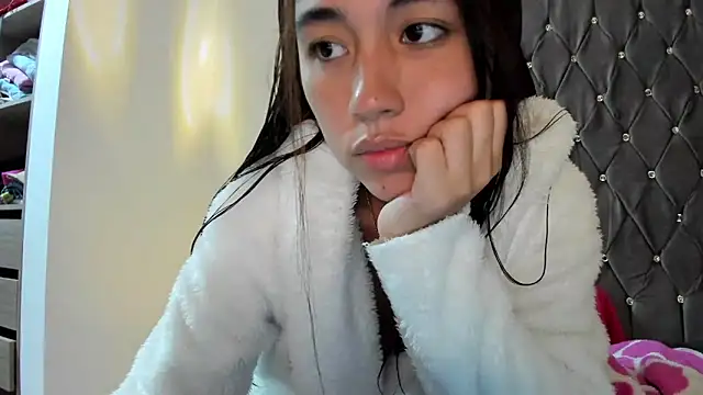 AriaMontgomery online show from January 14, 2025, 4:04 am