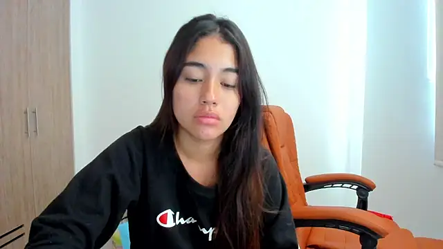 AriaMontgomery online show from February 28, 2025, 3:04 pm