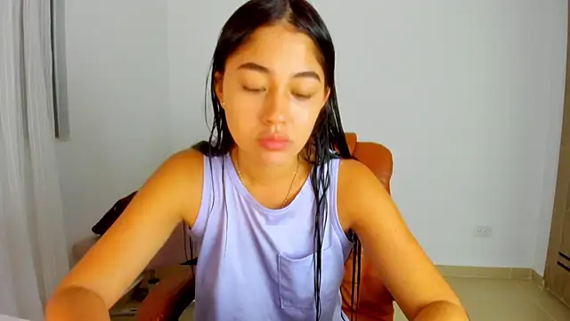 AriaMontgomery online show from May 4, 2026, 3:24 am
