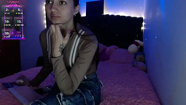 holy juli online show from March 14, 2025, 3:04 am