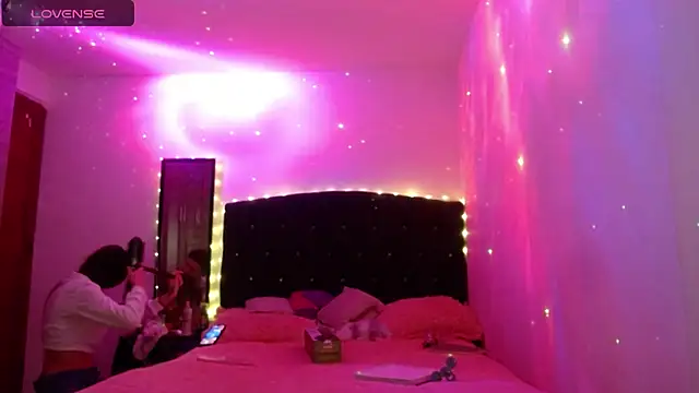 holy juli online show from October 19, 2025, 2:45 am