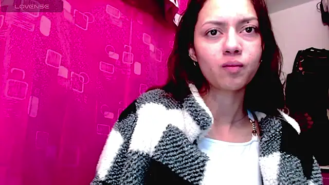 holy juli online show from January 15, 2026, 4:17 am