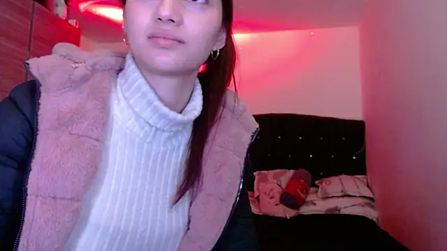 Snapshot of holy_juli chatting on June 13, 2026, 4:10 am holy juli online show from June 13, 2026, 4:10 am