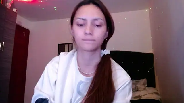 holy juli online show from June 20, 2026, 3:31 am