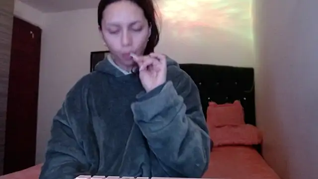 holy juli online show from July 11, 2026, 2:25 am