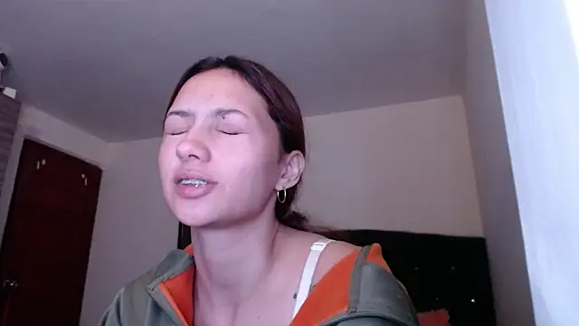 holy juli online show from July 24, 2026, 3:26 am
