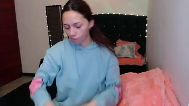 holy juli online show from July 27, 2026, 5:03 am