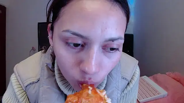 holy juli online show from August 2, 2026, 2:54 am