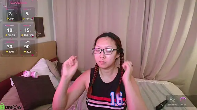 Marine Vact online show from July 28, 2026, 8:52 pm