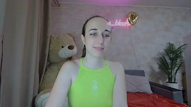 Snapshot of Anika_bloom chatting on March 10, 2025, 3:01 am Anika bloom online show from March 10, 2025, 3:01 am