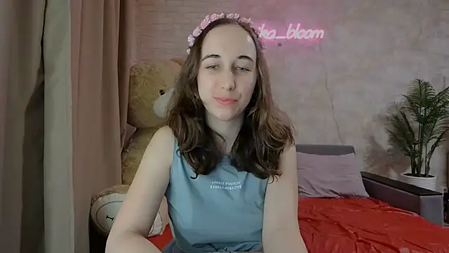 Snapshot of Anika_bloom chatting on March 12, 2025, 8:10 pm Anika bloom online show from March 12, 2025, 8:10 pm