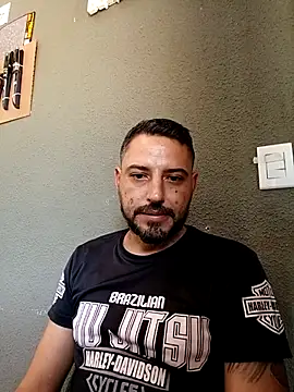 Snapshot of P4uzud4O chatting on April 17, 2026, 2:31 pm P4uzud4O online show from April 17, 2026, 2:31 pm