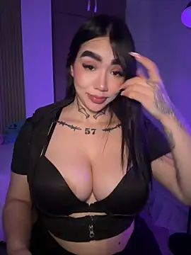 Nickiiiii online show from March 14, 2026, 7:58 am