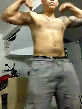 Snapshot of King_russo chatting on September 18, 2025, 12:34 am King russo online show from September 18, 2025, 12:34 am