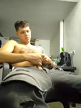 Snapshot of King_russo chatting on November 5, 2025, 10:21 pm King russo online show from November 5, 2025, 10:21 pm