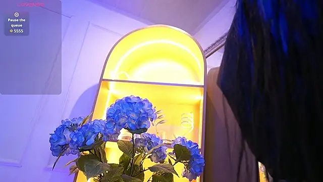 elasummer online show from December 16, 2025, 12:21 pm