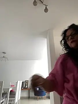 Sharongirl07 online show from November 15, 2025, 12:23 pm