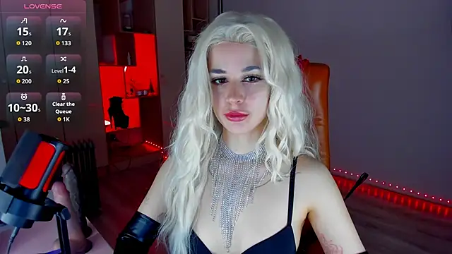 mollyposhh online show from December 15, 2025, 6:34 pm