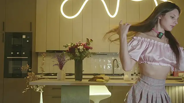 whisper of love online show from October 22, 2025, 2:17 pm