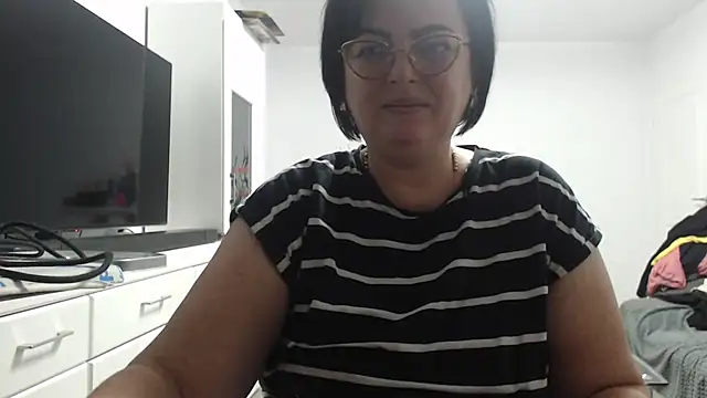 Amandamuller1982 online show from October 17, 2025, 10:34 pm