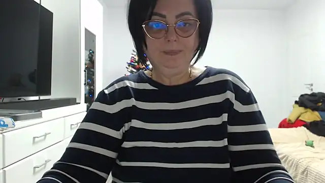 Amandamuller1982 online show from December 14, 2025, 9:30 pm