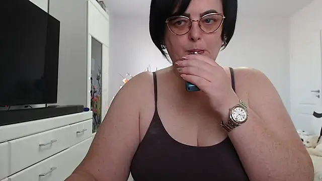 Amandamuller1982 online show from February 10, 2026, 10:41 am