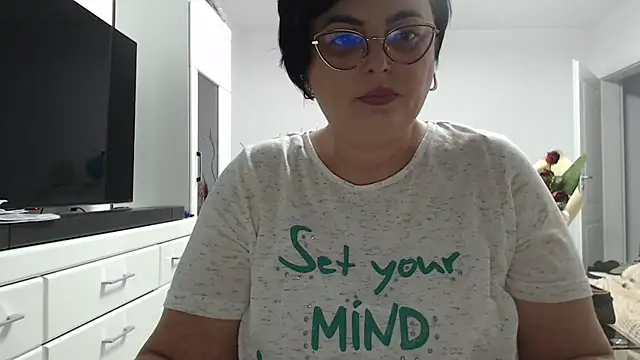 Amandamuller1982 online show from March 6, 2026, 4:53 am