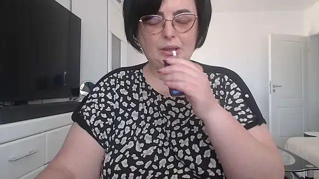 Amandamuller1982 online show from April 27, 2026, 12:14 pm