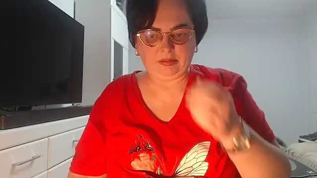 Amandamuller1982 online show from May 2, 2026, 8:25 pm