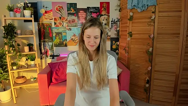 Snapshot of Sharon_Evansi chatting on December 7, 2024, 11:51 am Sharon Evansi online show from December 7, 2024, 11:51 am