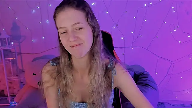 Snapshot of Sharon_Evansi chatting on December 10, 2024, 8:51 am Sharon Evansi online show from December 10, 2024, 8:51 am