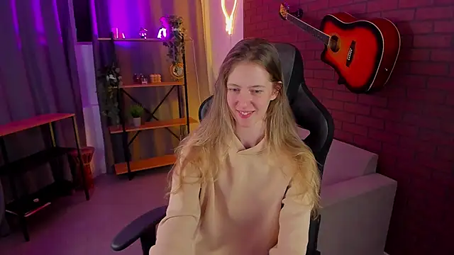 Snapshot of Sharon_Evansi chatting on January 5, 2025, 11:59 am Sharon Evansi online show from January 5, 2025, 11:59 am