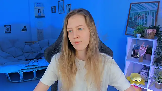 Snapshot of Sharon_Evansi chatting on March 9, 2025, 11:47 am Sharon Evansi online show from March 9, 2025, 11:47 am