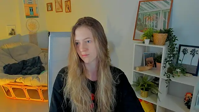 Snapshot of Sharon_Evansi chatting on March 16, 2025, 12:11 pm Sharon Evansi online show from March 16, 2025, 12:11 pm