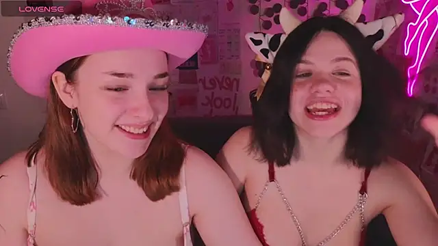 Snapshot of CookyDaisy chatting on March 16, 2025, 6:12 pm CookyDaisy online show from March 16, 2025, 6:12 pm