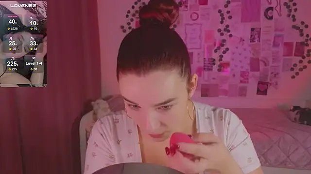 Snapshot of CookyDaisy chatting on October 16, 2025, 9:27 pm CookyDaisy online show from October 16, 2025, 9:27 pm