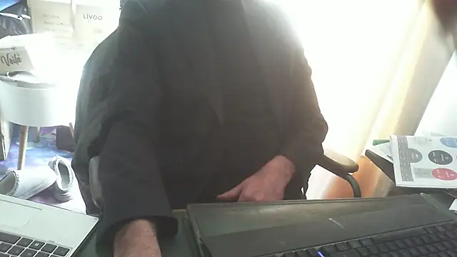 shyfrenchcock1 online show from March 5, 2026, 12:23 pm