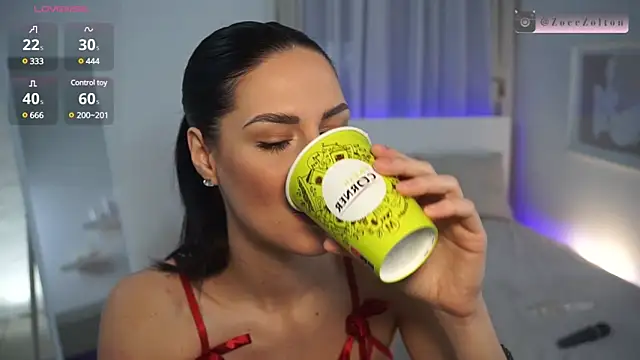 ZoeeZolton online show from January 4, 2025, 12:05 pm